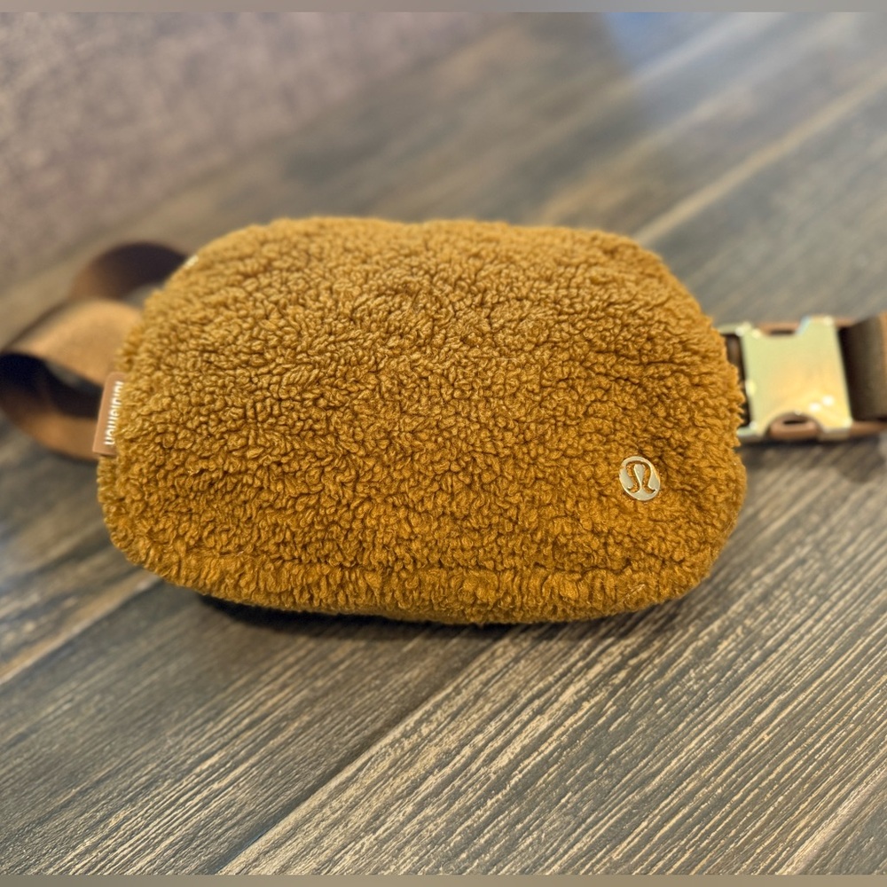 Lululemon Brown Sherpa Belt Bag